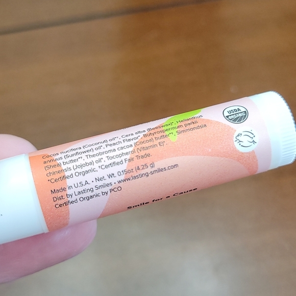 🍑 LASTING SMILES LIP BALM - Picture 3 of 4